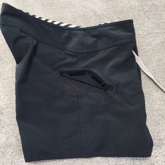 Volcom Shorts - Picture 5 of 7